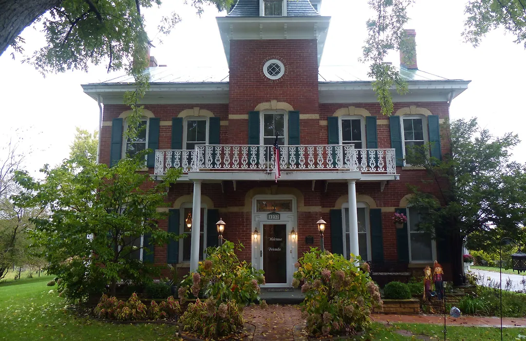 Cloran Mansion Bed & Breakfast-1