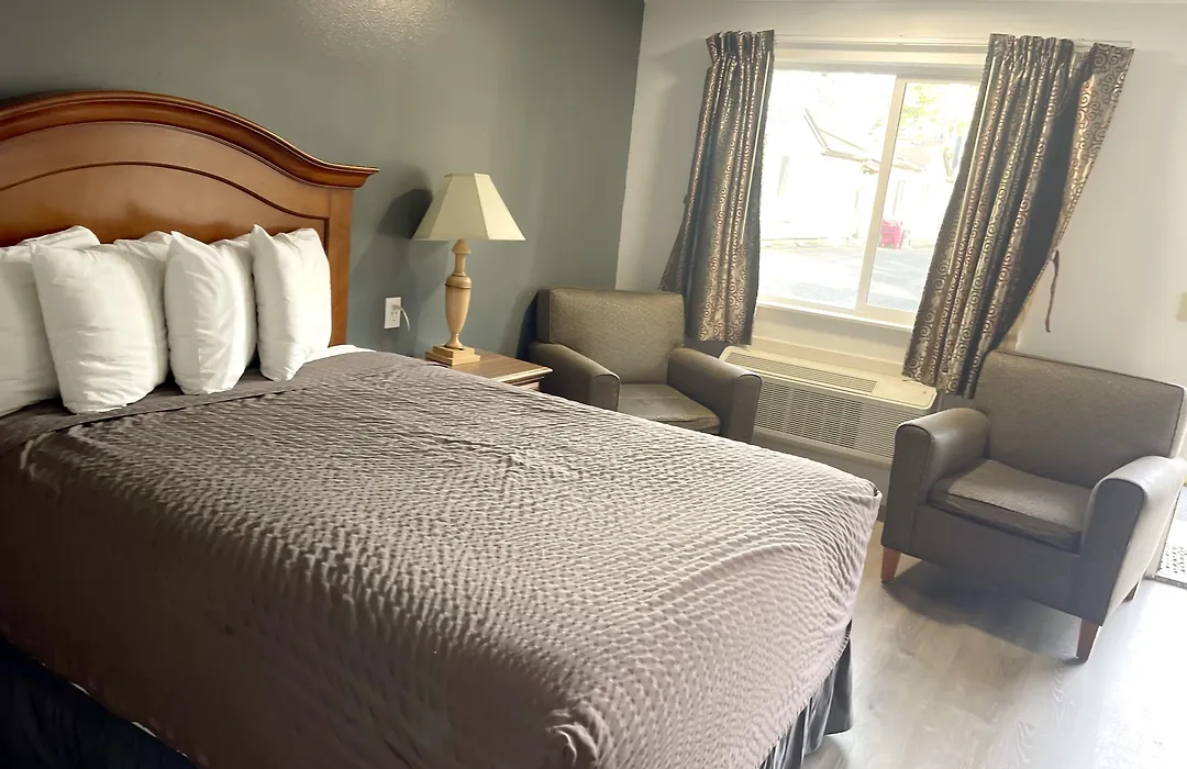 Economy Inn-1