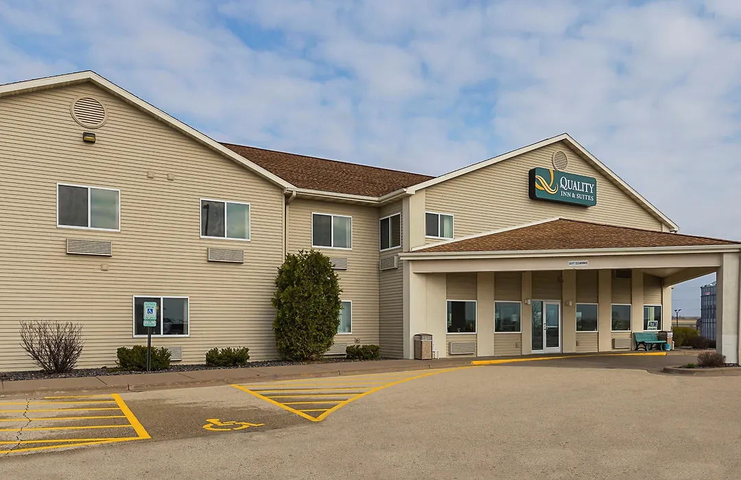 Quality Inn & Suites Belmont - Platteville-1