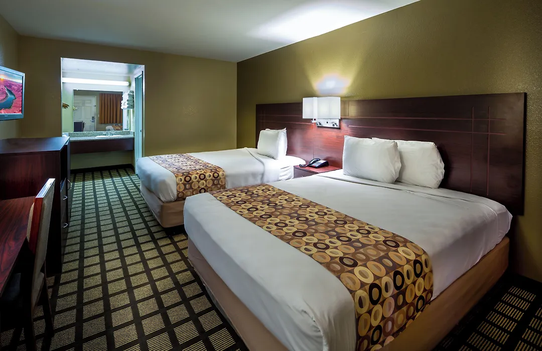 Travelers Inn - Phoenix-1