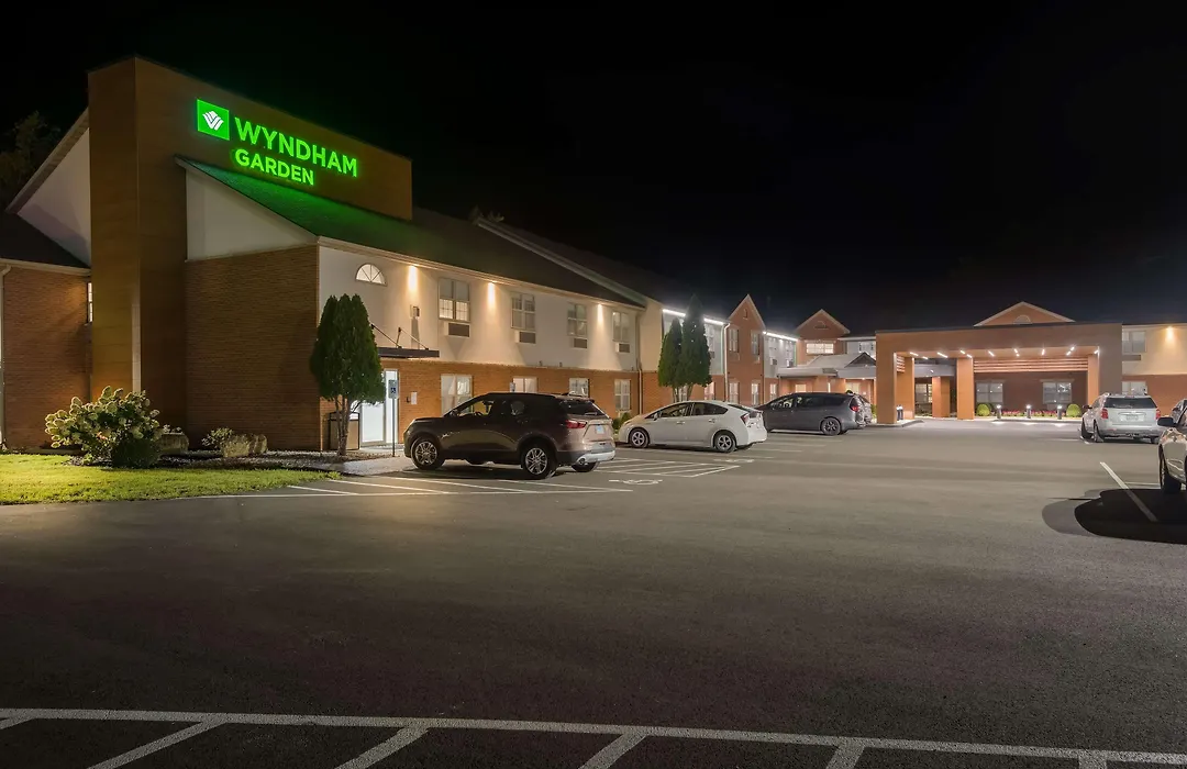 Wyndham Garden Galena Hotel & Day Spa-1