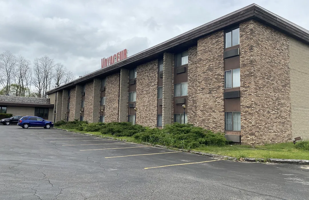Voyageur Inn And Conference Center-1