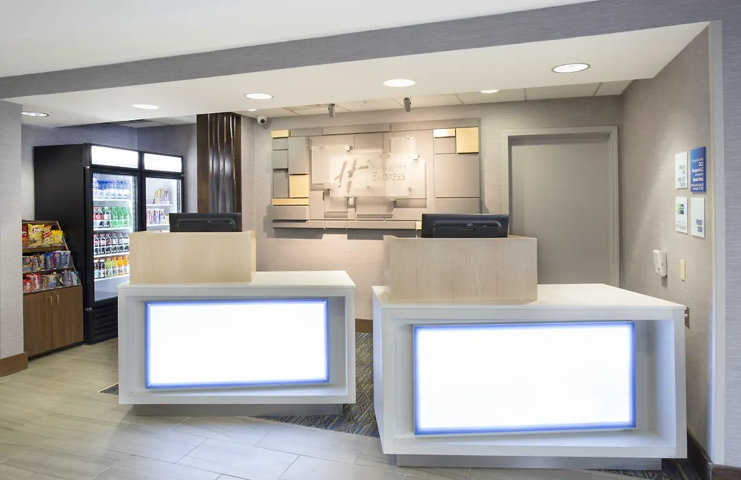 Holiday Inn Express Kansas City - At The Legends! By Ihg-1