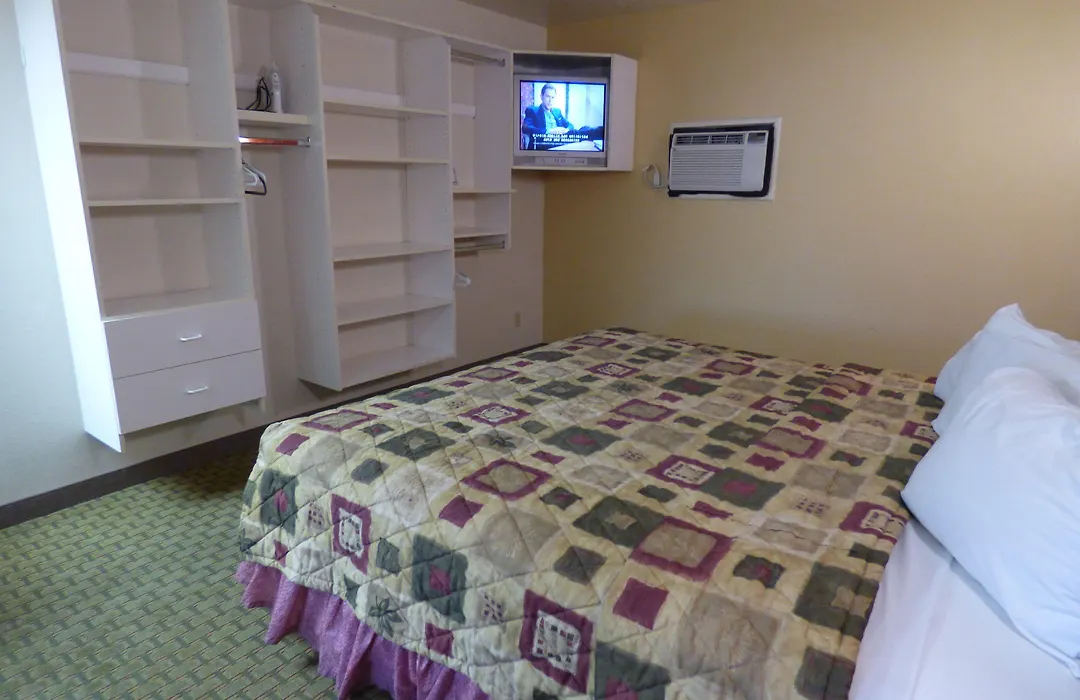 Coronada Inn & Suites-1