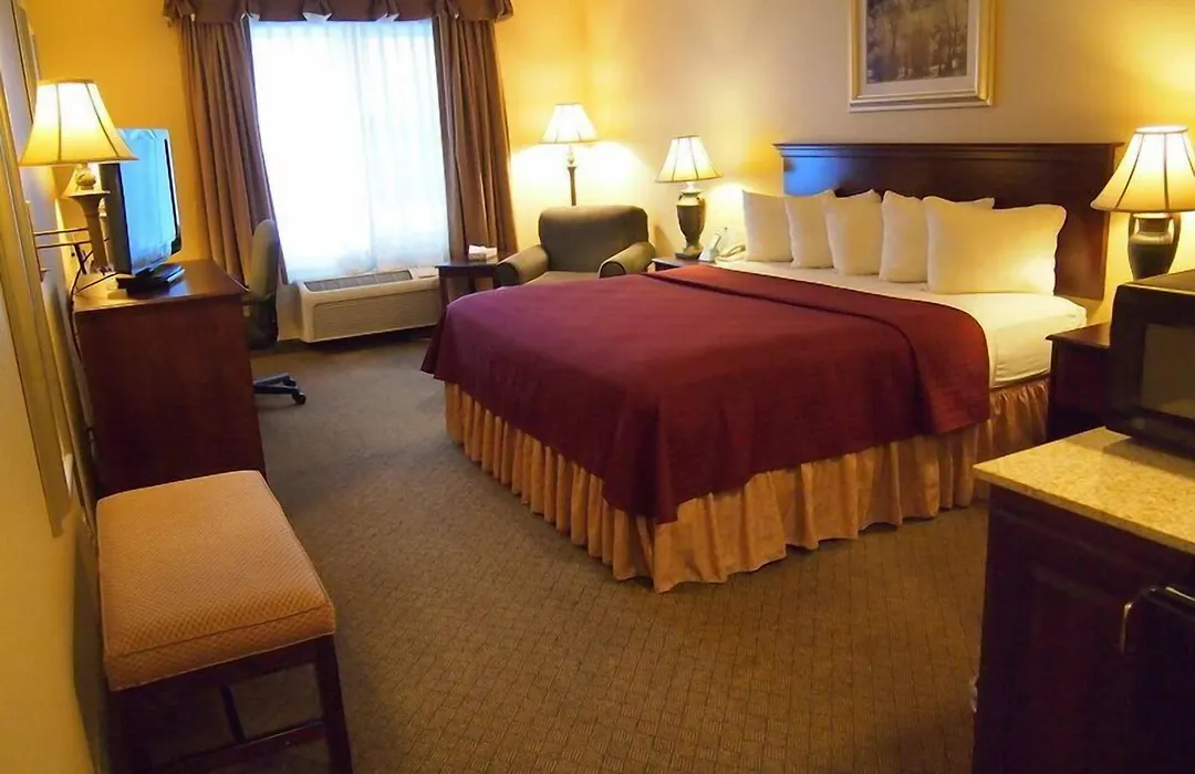Best Western Penn-Ohio Inn & Suites-1