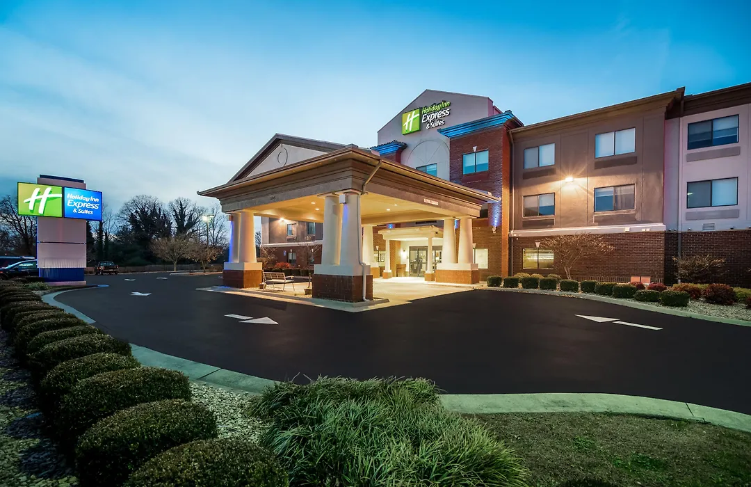 Holiday Inn Express & Suites Rocky Mount Smith Mountain Lake By Ihg-1