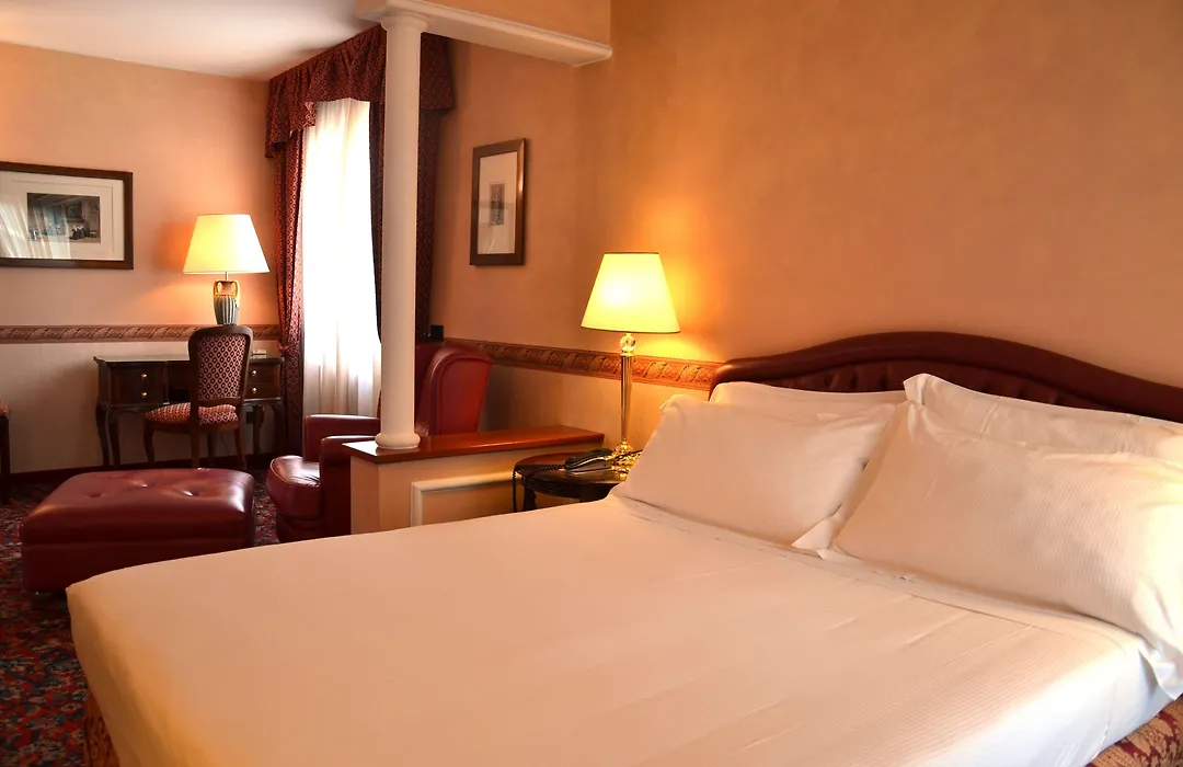Hotel Leon D'Oro-1