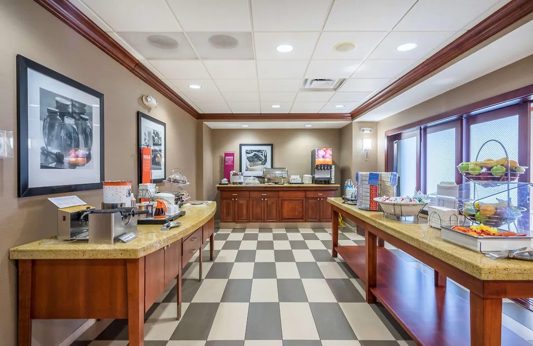 Hampton Inn Middletown-1