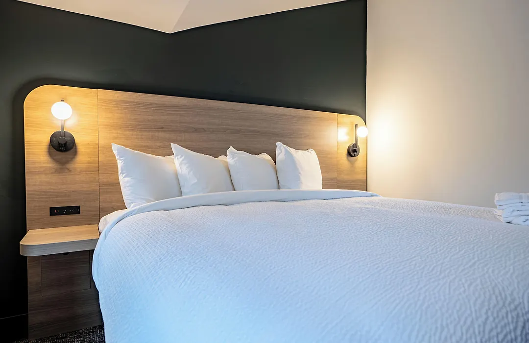 Northwinds Hotel Revelstoke-1