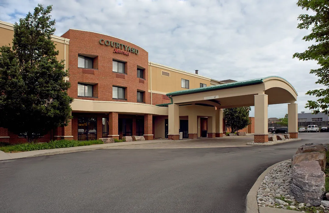 Courtyard By Marriott Hamilton-1