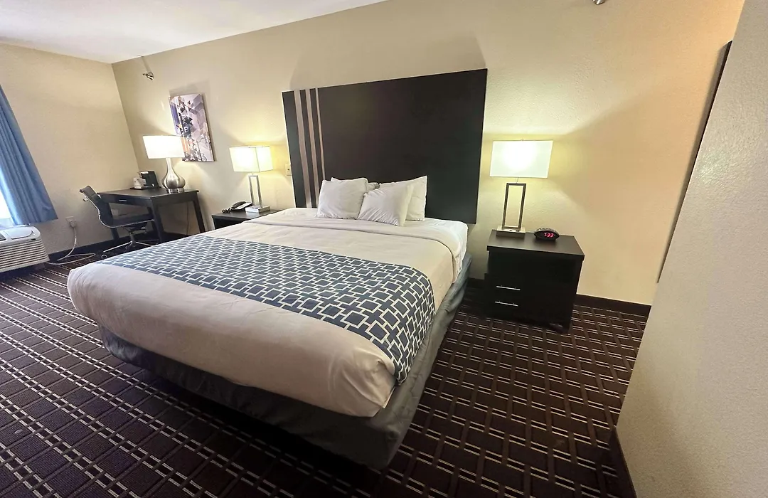 Best Western Plus Bass Hotel & Suites-1