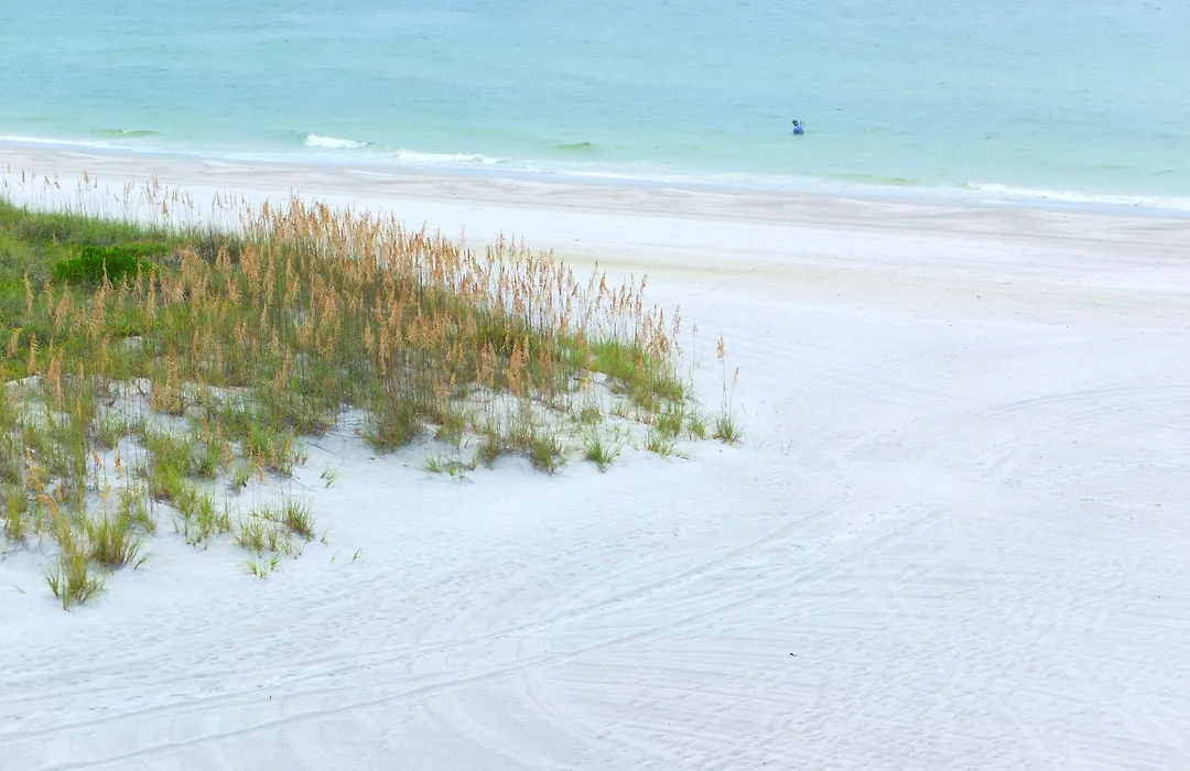 Barefoot Beach Club-1