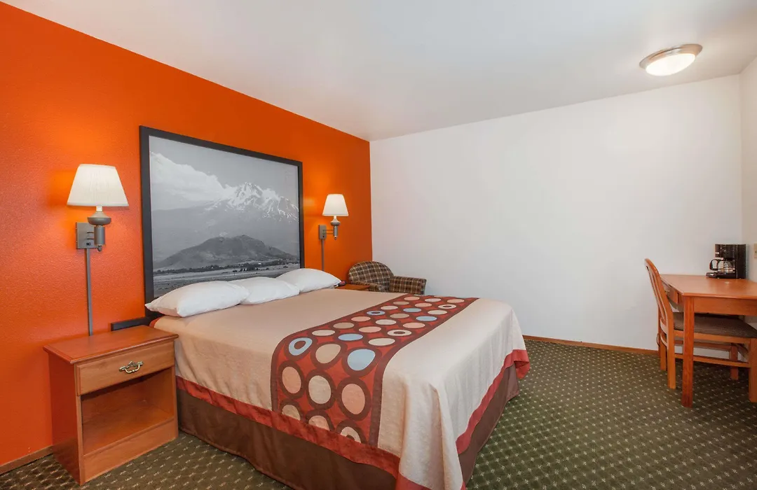 Super 8 By Wyndham Cloverdale Wine Country-1