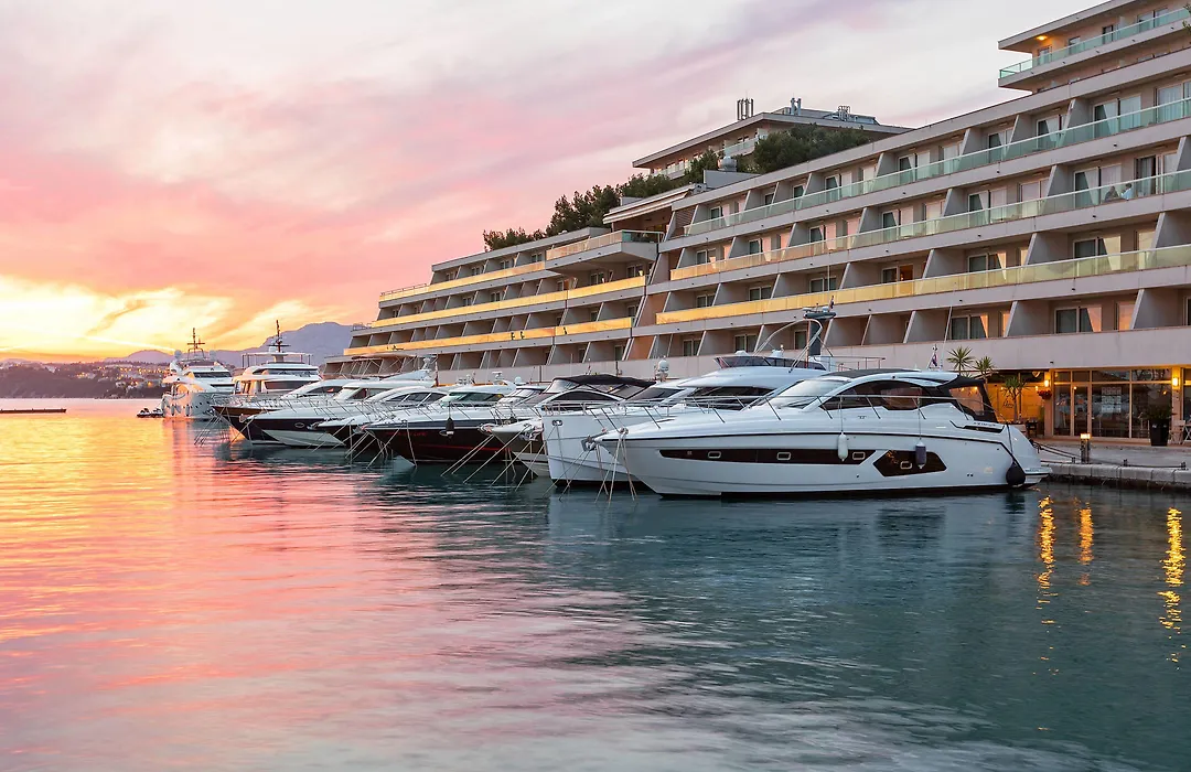 Le Meridien Lav Split-1