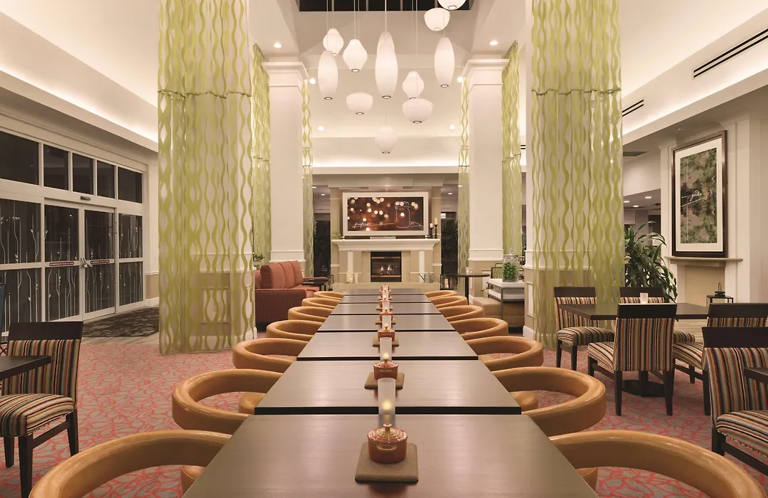 Hilton Garden Inn Akron-Canton Airport-1