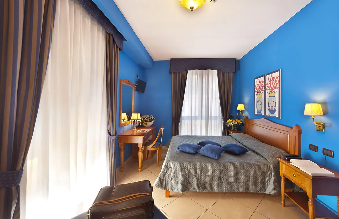 Ulisse Deluxe Hostel-1