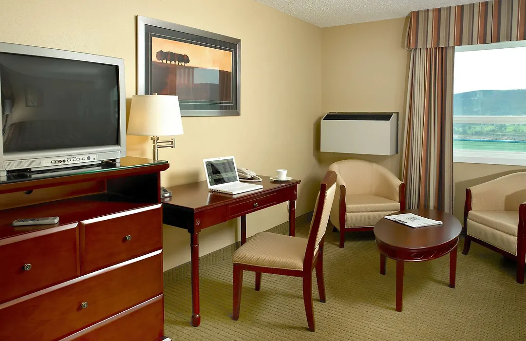Coast Fraser Inn-1