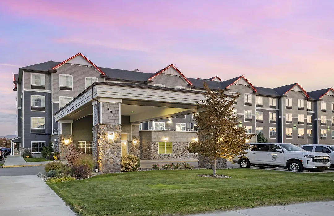 Best Western Plus Peppertree Inn At Omak-1