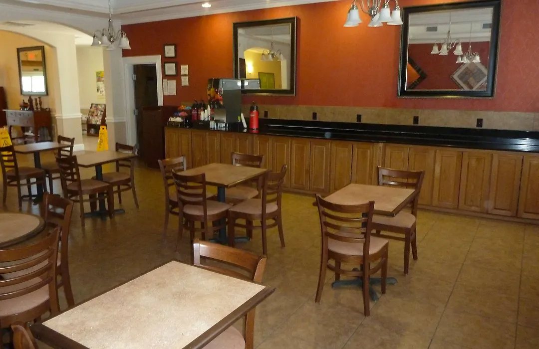 Americas Best Value Inn - Gun Barrel City-1