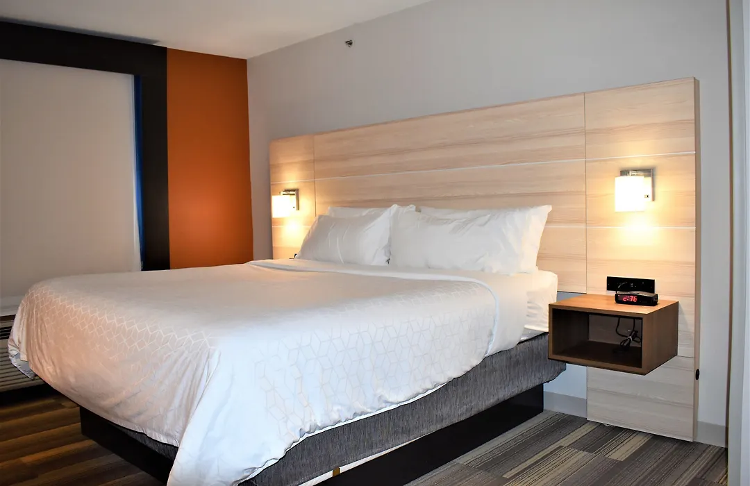 Holiday Inn Express Hotel & Suites Sedalia By Ihg-1