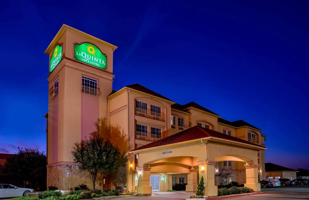 La Quinta By Wyndham Dfw Airport West - Bedford-1