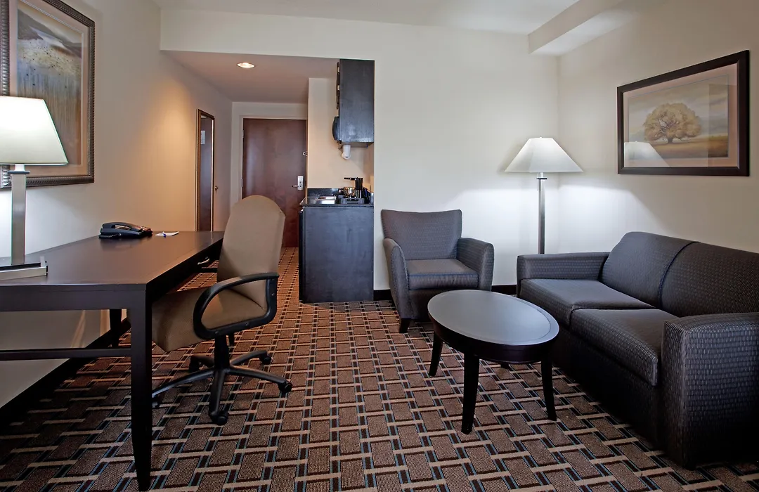Holiday Inn Express Hotel & Suites Hope Mills-Fayetteville Airport By Ihg-1