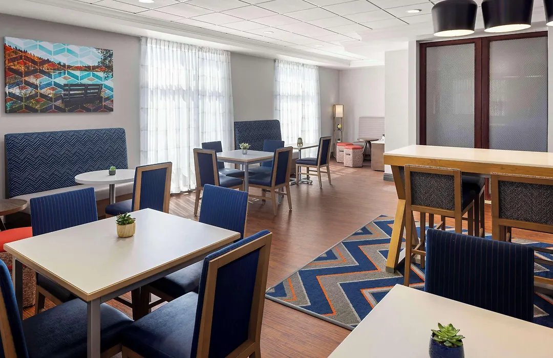 Hampton Inn Fairmont-1