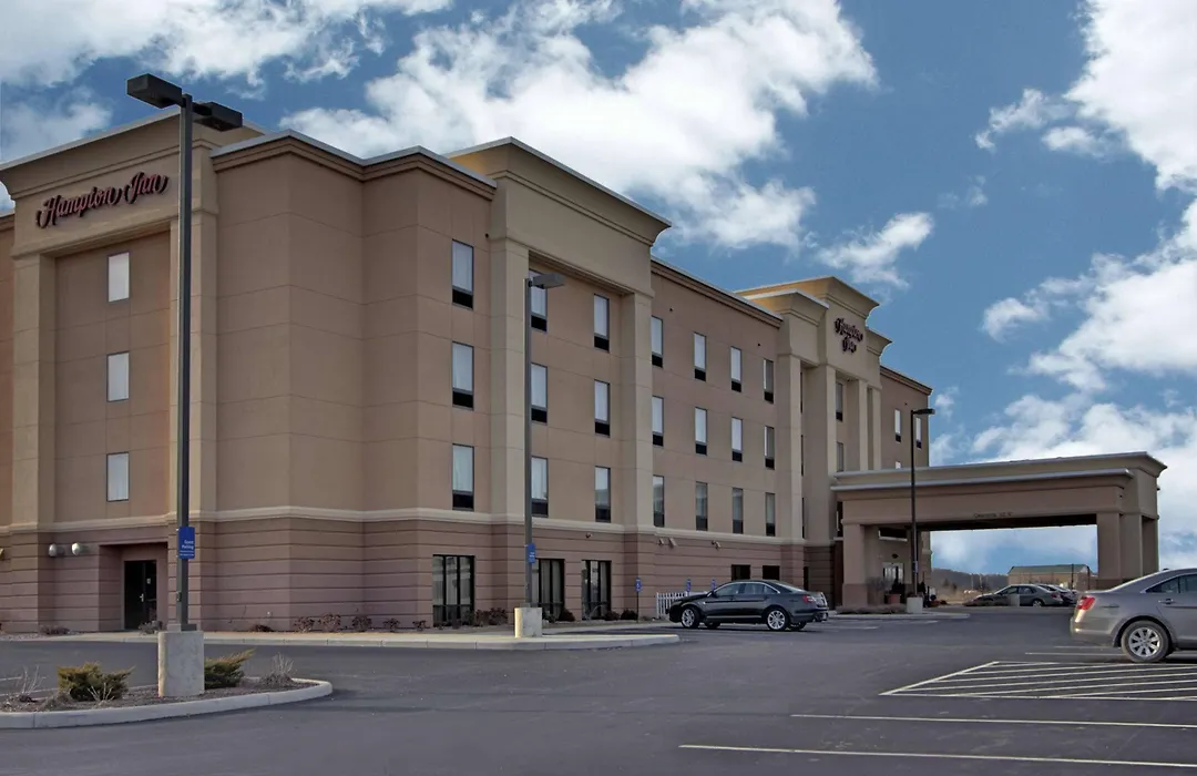 Hampton Inn Defiance-1