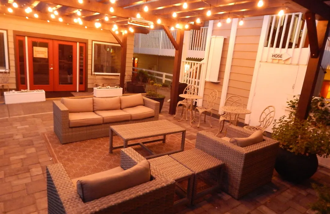 The Coho Oceanfront Lodge-1