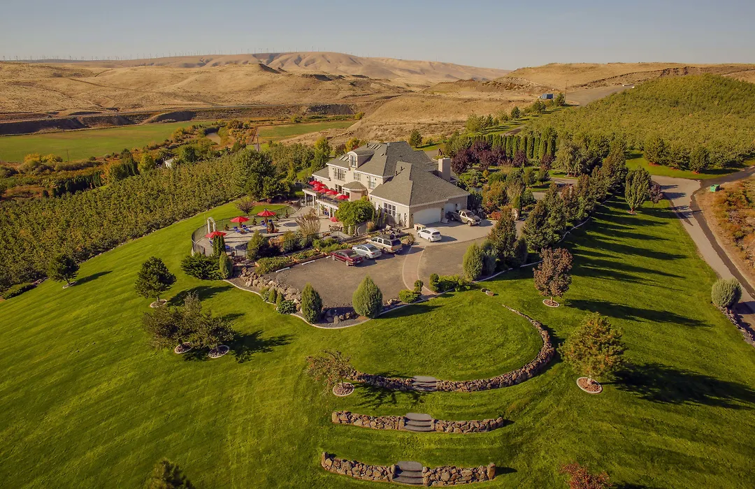 Cameo Heights Mansion And The Vine Fine Dining Restaurant-1