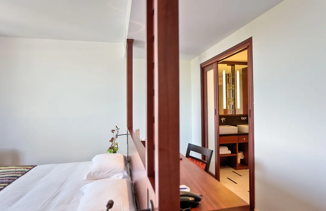 Le Mauritia Hotel et Spa-1