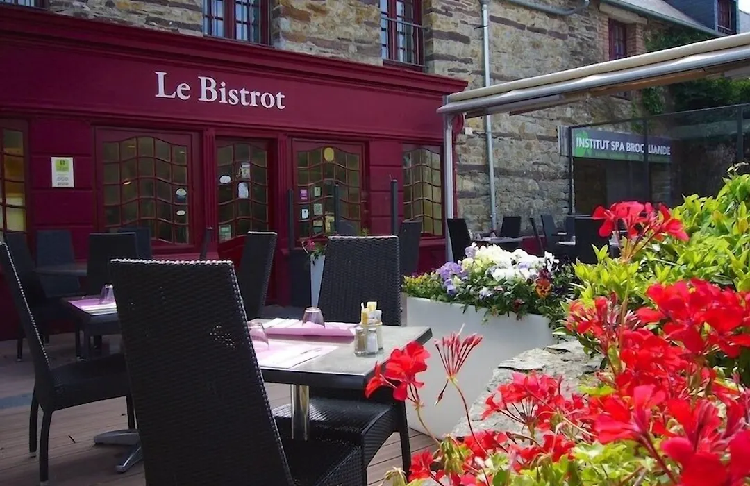 Logis Hotel, restaurant et spa Le Relais De Broceliande-1