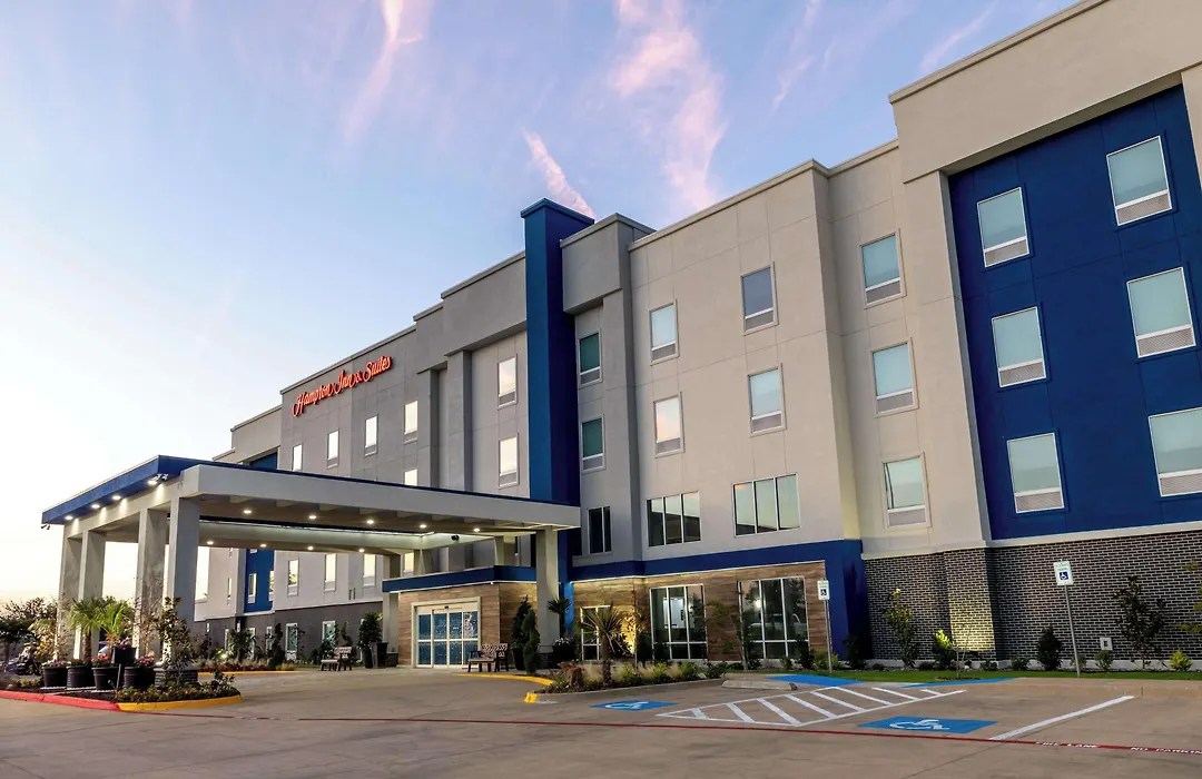 Hampton Inn & Suites Cleburne-1