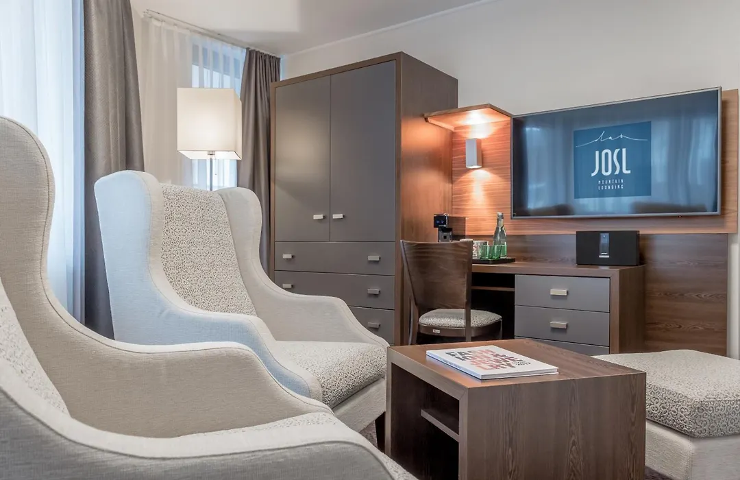Josl Mountain Lounging Hotel - Adults Only!-1
