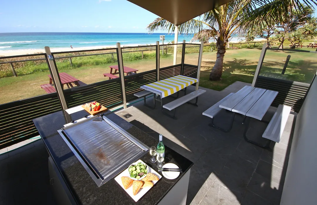 San Simeon Beachfront Apartments Tugun-1