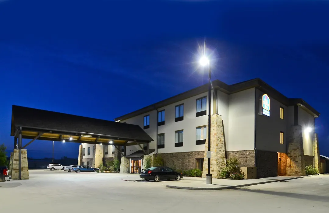 Best Western Plus Emory At Lake Fork Inn & Suites-1