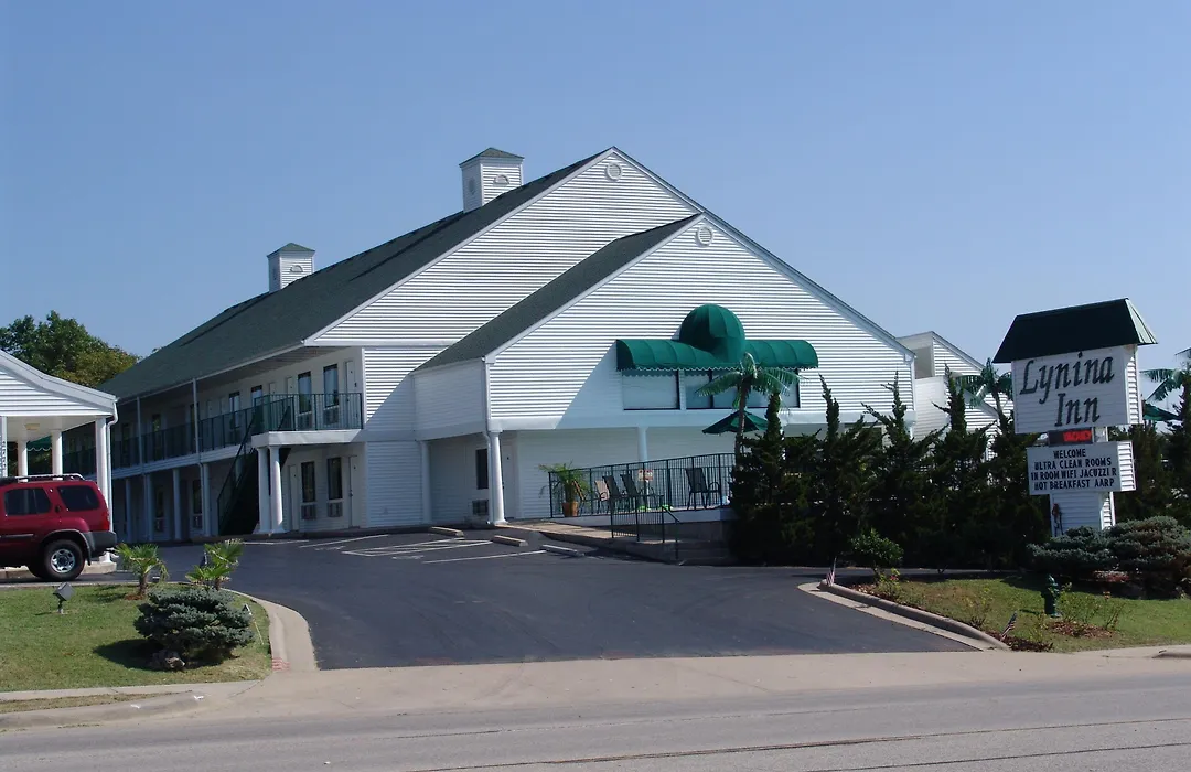 Super 8 By Wyndham Branson - Shepherd Of The Hills Exwy-1