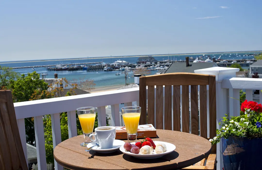 Benchmark Inn-1