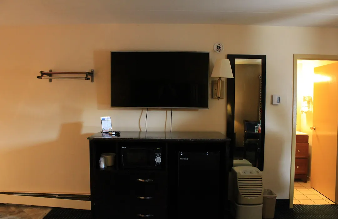 American Inn And Suites-1