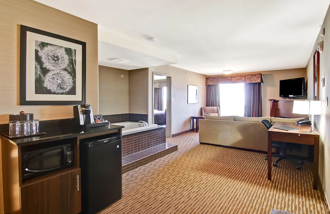 Canalta Hotel Assiniboia-1