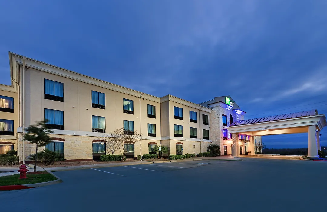 Holiday Inn Express Hotel & Suites Floresville By Ihg-1