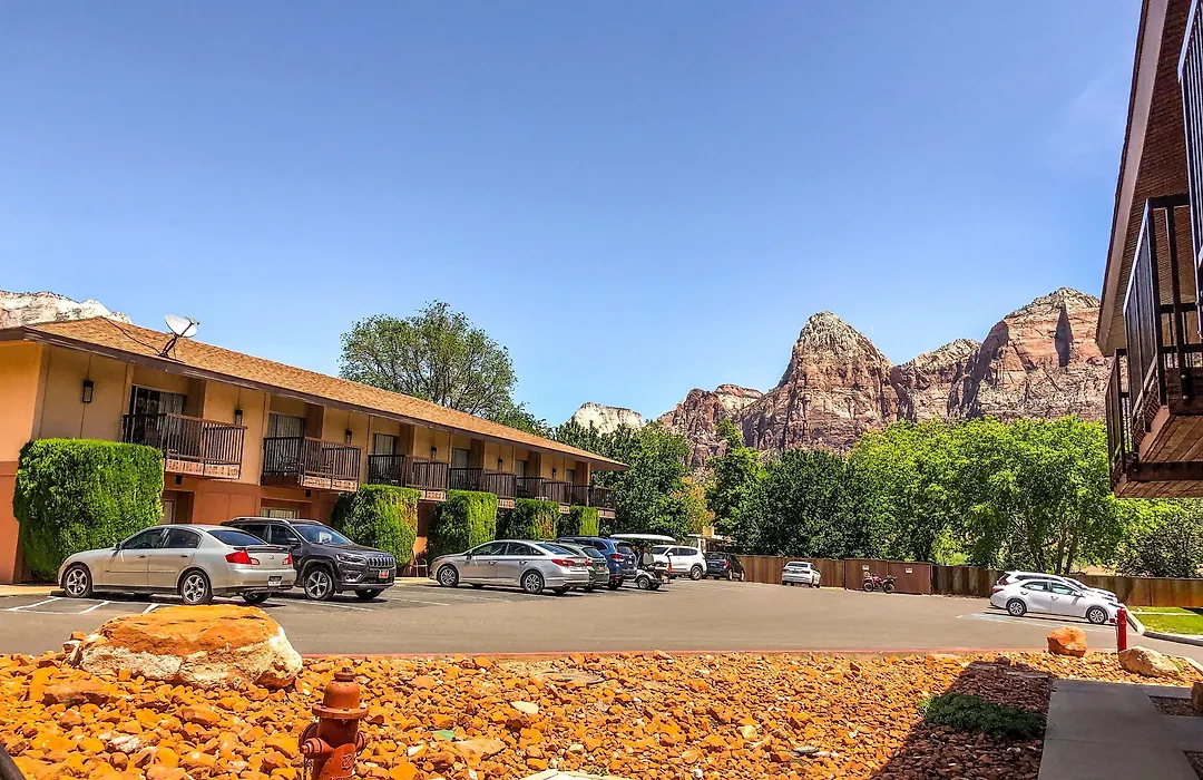 Bumbleberry Inn-1