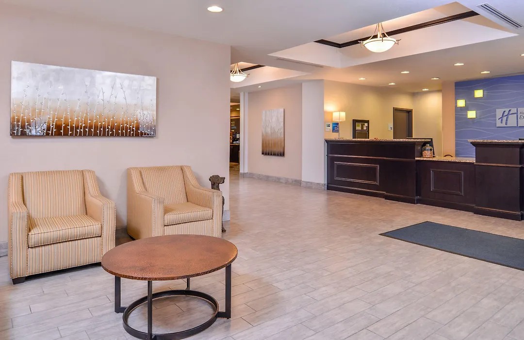 Holiday Inn Express & Suites Emporia Northwest By Ihg-1