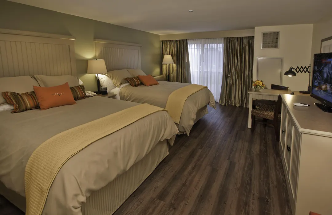 1000 Islands Harbor Hotel-1