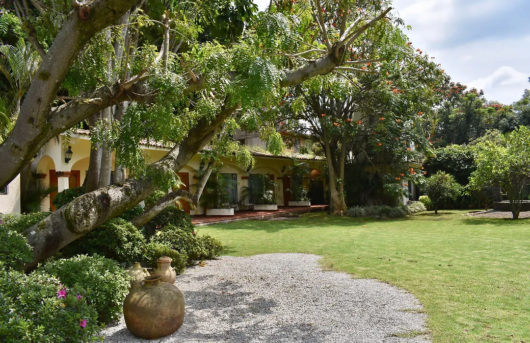 Casa Bugambilia, Un Pequeño Hotel en Tepoztlán-1