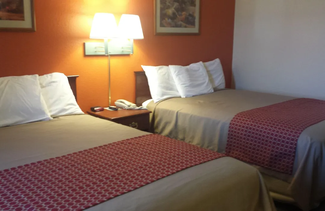 Green Country Inn-1