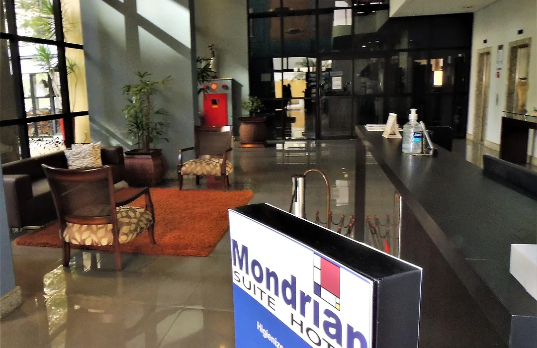 Mondrian Suite Hotel-1