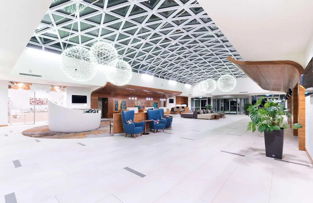 Doubletree By Hilton Krakow Hotel & Convention Center-1