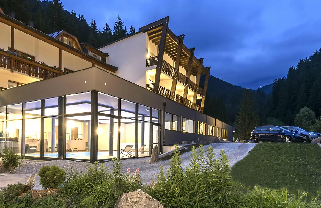 Hotel Rosengarten-1