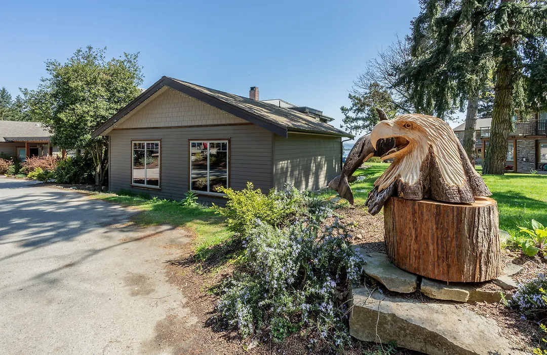 Mayne Island Resort-1